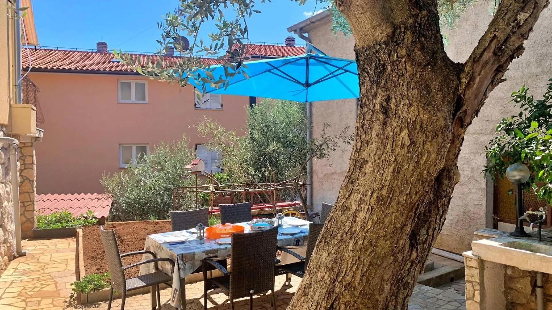 Apartments Santic Cizici Guest house