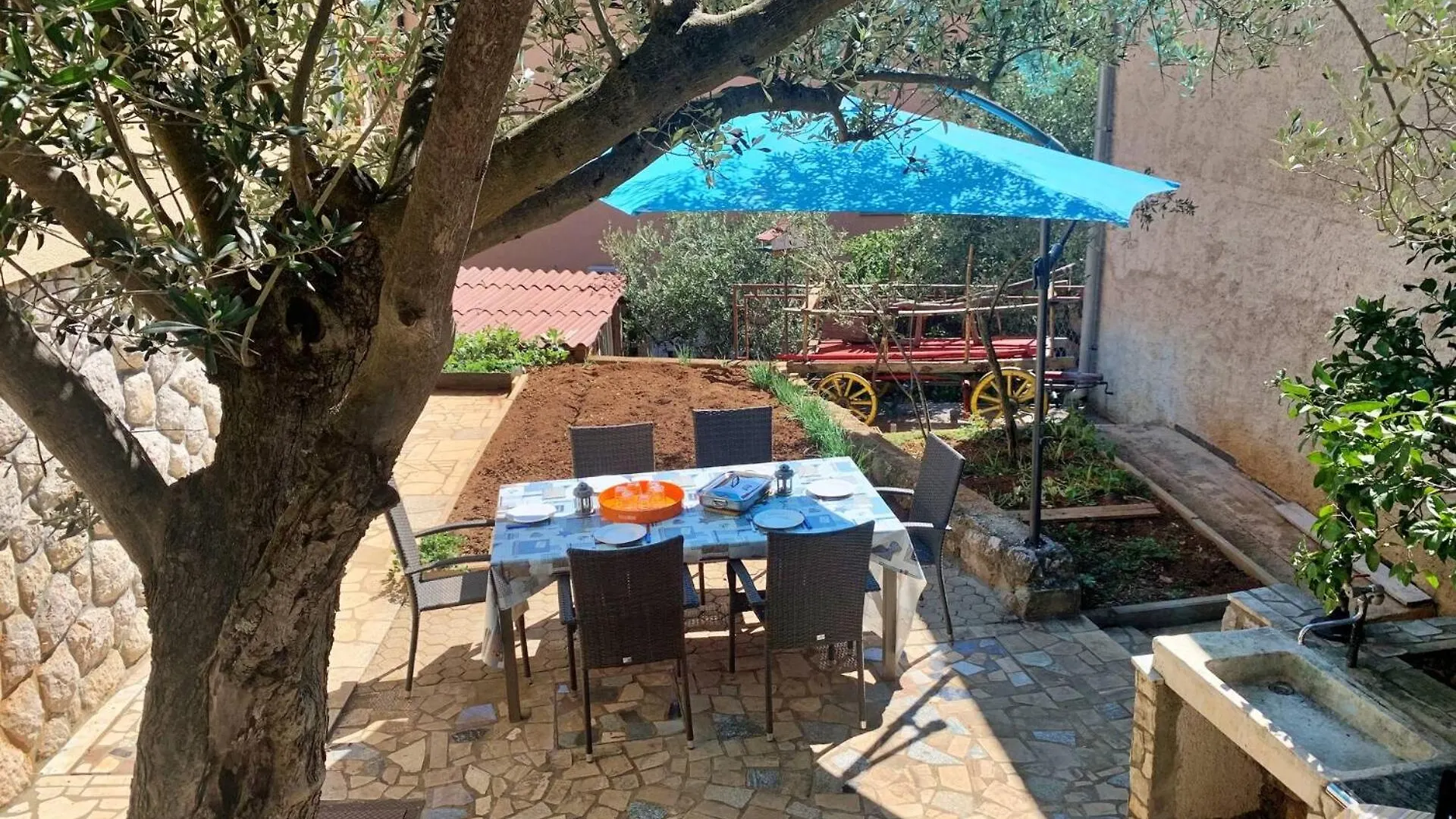 Apartments Santic Cizici Guest house